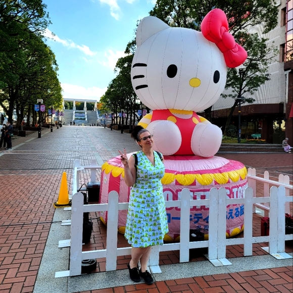 Meet your Posher, Meghan - Picture 2 of 2